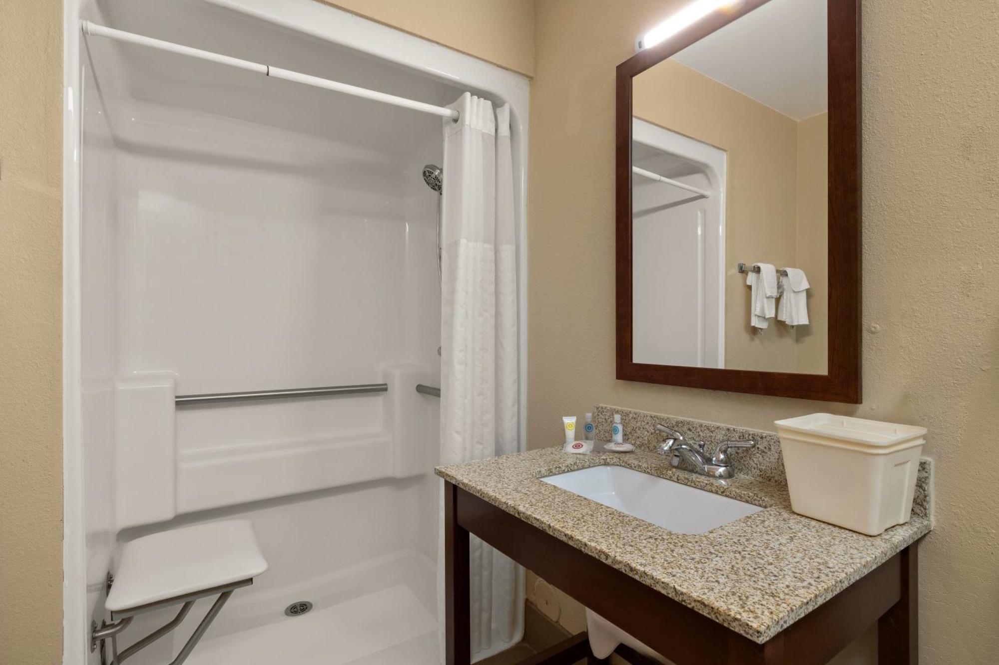 Comfort Inn Bordentown Near Nj Turnpike Luaran gambar